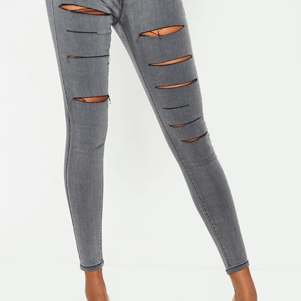 PRETTYLITTLETHING Washed Grey Rip Ripped Disco Skinny Jeans - Picture 2 of 4